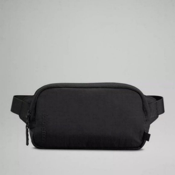 lululemon athletica Accessories - Lululemon Belt Bag
